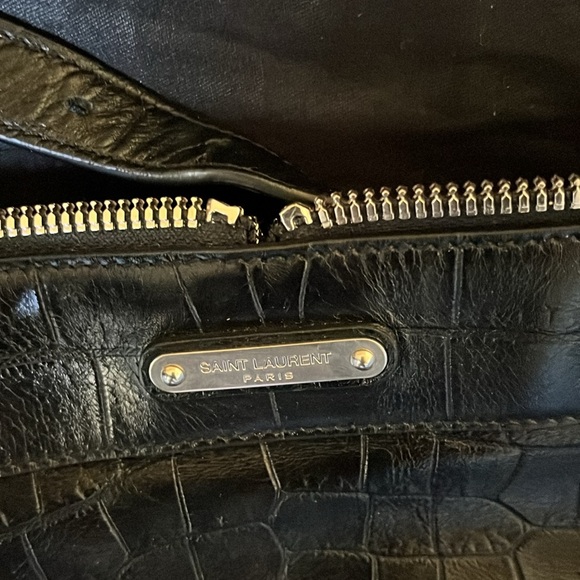 Authentic Yves Saint Laurent shopper/x-large. Croc embossed leather. Model 2018 - Picture 2 of 9